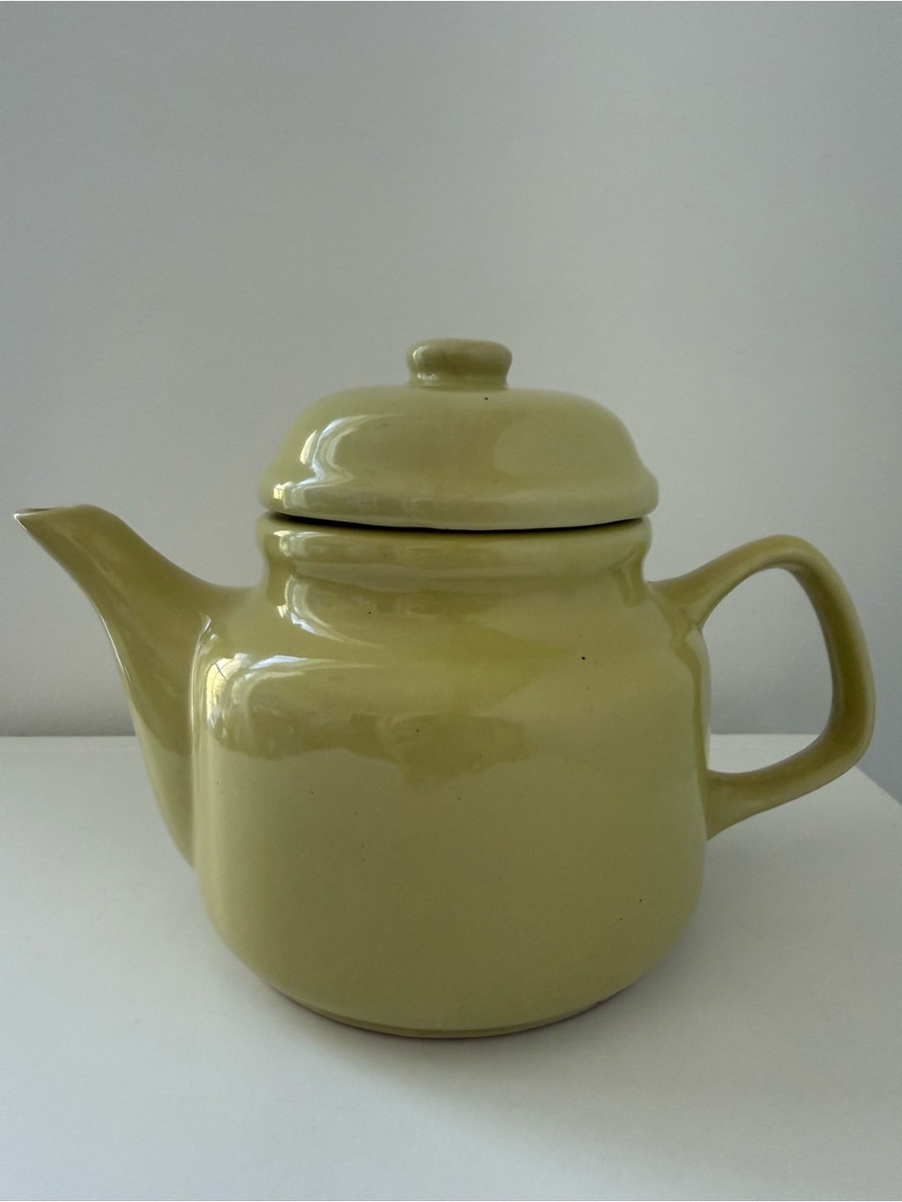 VTG Chartreuse Lime Green Ceramic Teapot Mid Century Retro Round High Dome Lid
